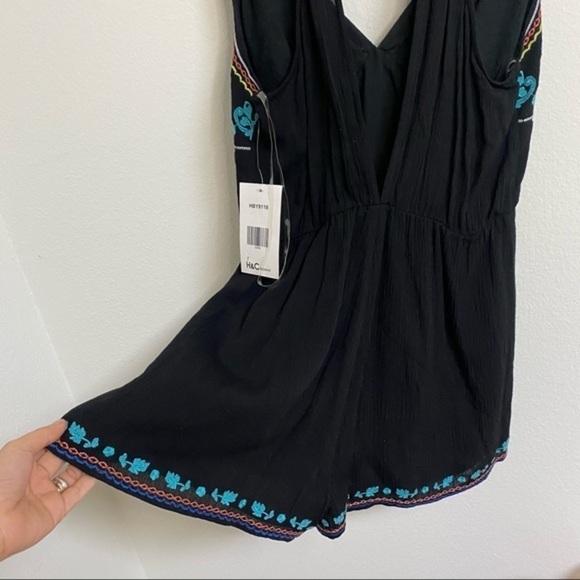 NWT BLACK EMBROIDERED ROMPER - Picture 5 of 7